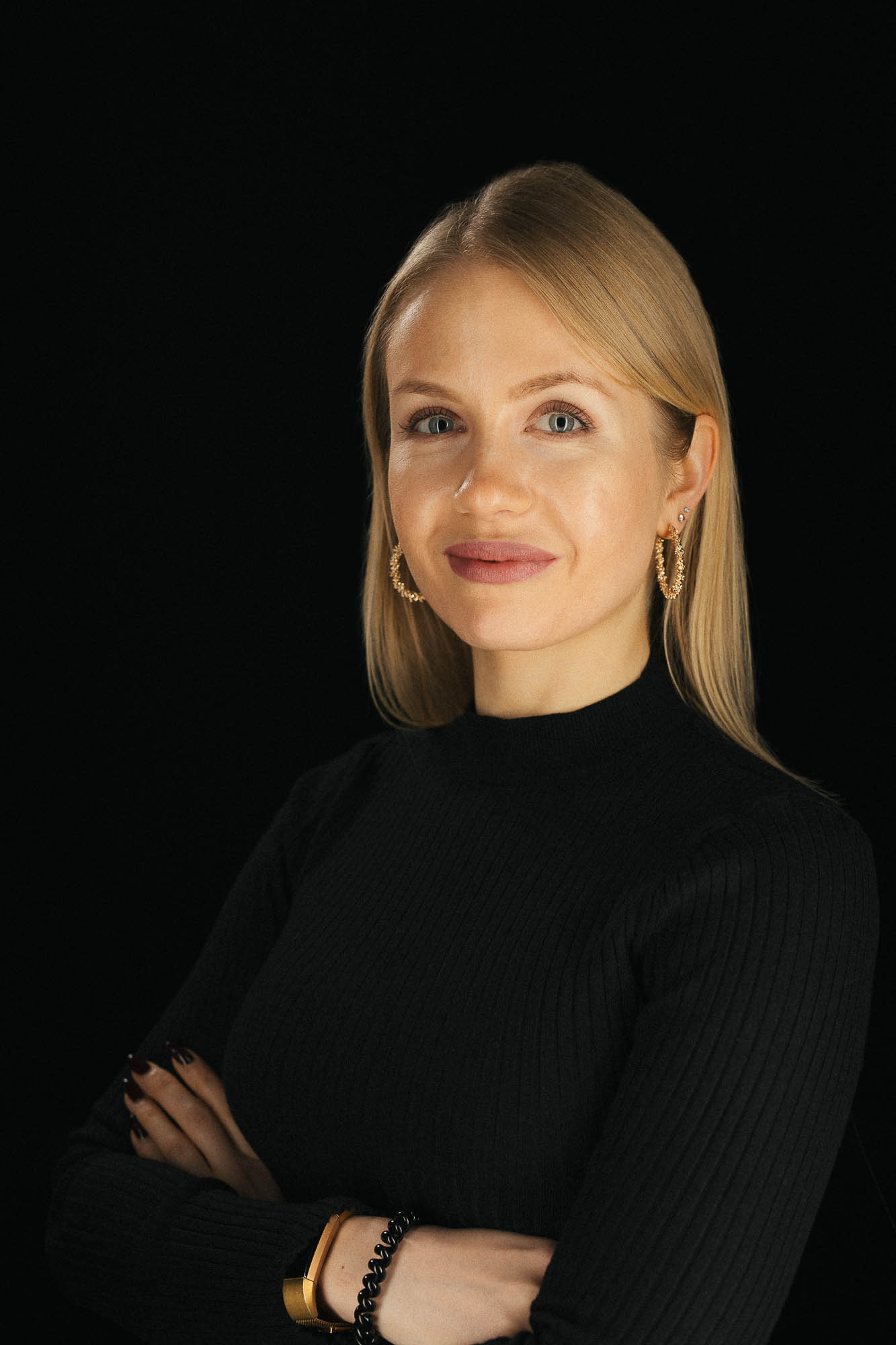 Export x3 Headshot  06631 Dez 01 2019 Bearbeitet 2 Headshots 2019  Miro Nicole Nadine